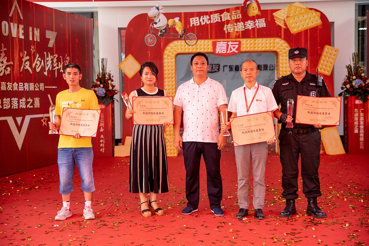 �䲼������ǰ�桱����