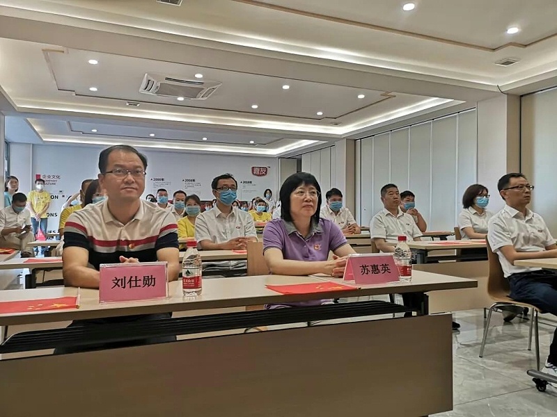 ʯ�����ܹ�����mg����ͻ��һ���Թ۶�ݸ�е�����ϳ�����������ͬ�������й�������û�����й���